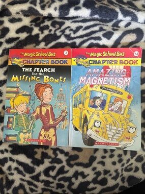 Scholastic The Magic School Bus Chapter Books - Yellow & Red Covers
